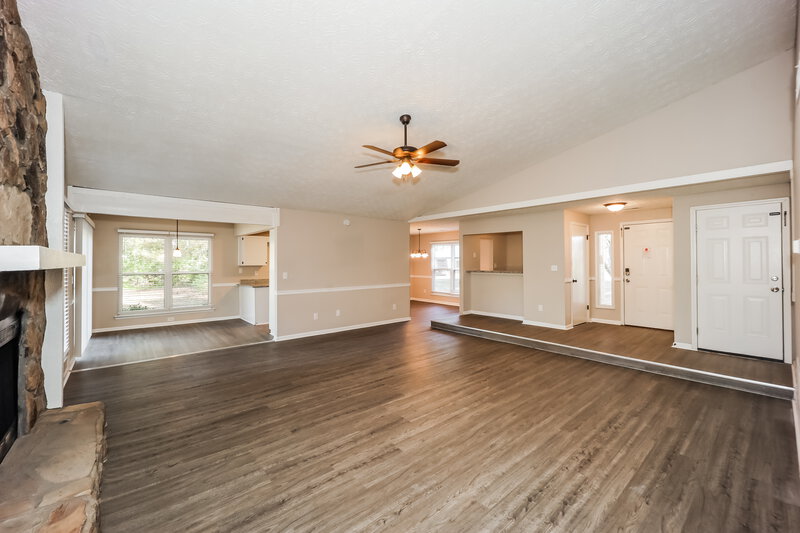 1,845/Mo, 8449 Willows Ter Riverdale, GA 30274 Living Room View 2