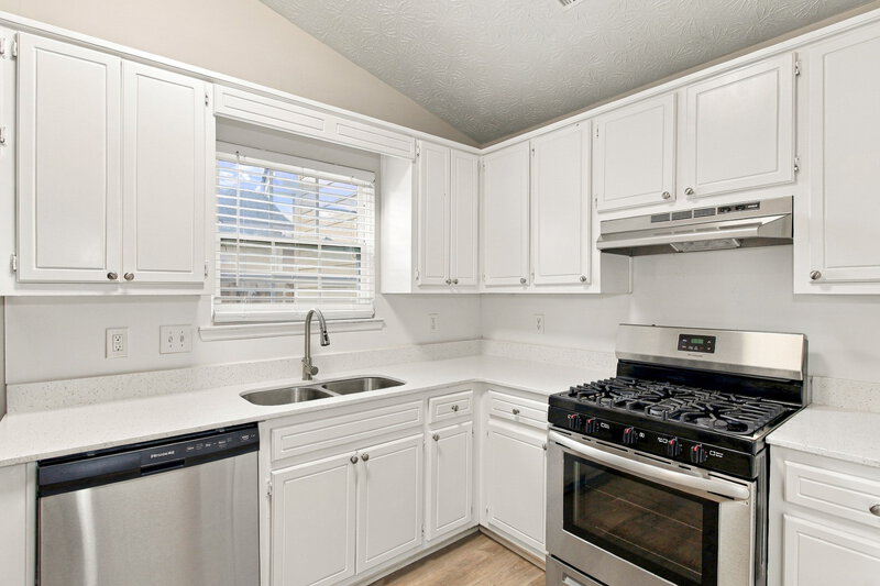 1,920/Mo, 3692 Fay Dr Rex, GA 30273 Kitchen View 2