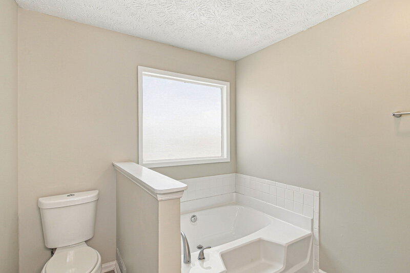 1,920/Mo, 3692 Fay Dr Rex, GA 30273 Primary Bathroom View 2