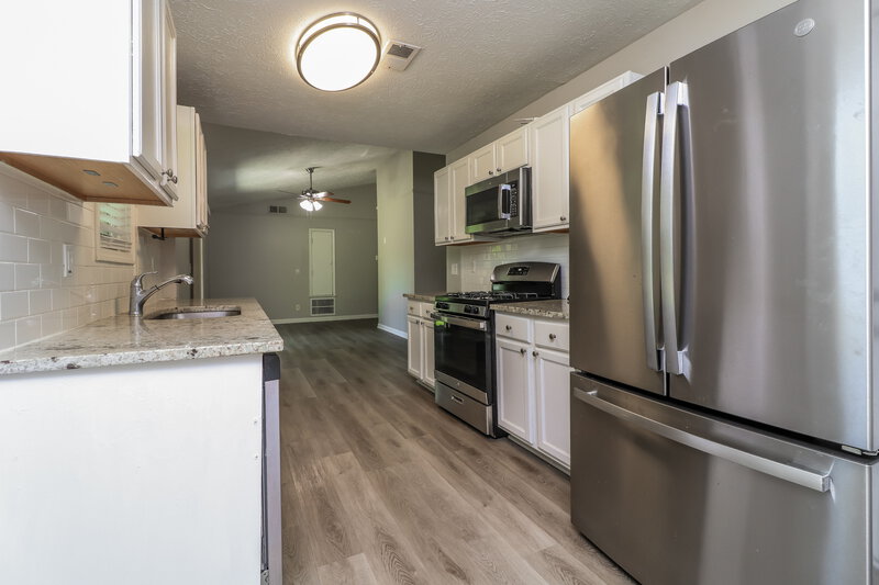 2,210/Mo, 3000 OWENS MEADOW Drive NW Kennesaw, GA 30152 Kitchen View 2