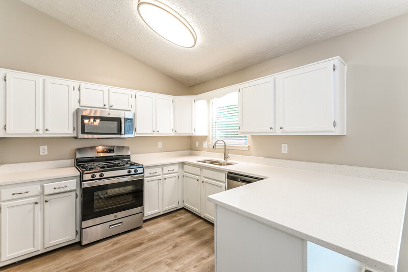 2,110/Mo, 2411 Rosedale Creek Dr Snellville, GA 30078 Kitchen View 2