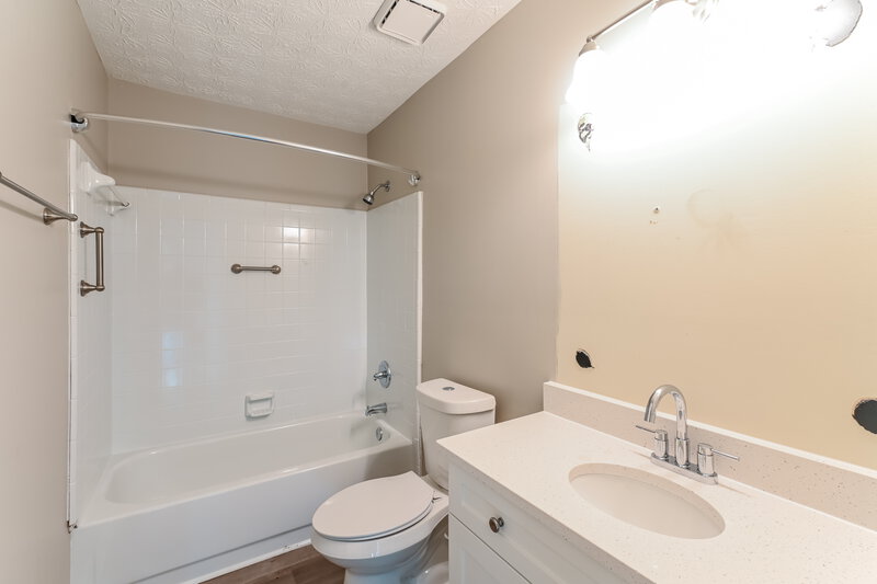 2,110/Mo, 2411 Rosedale Creek Dr Snellville, GA 30078 Bathroom View