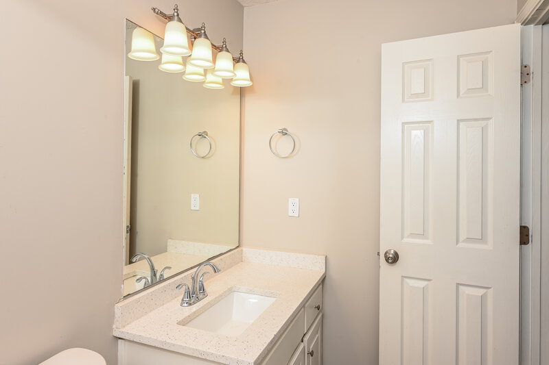 2,610/Mo, 1243 Shady Brook Ct Hampton, GA 30228 Bathroom View 2