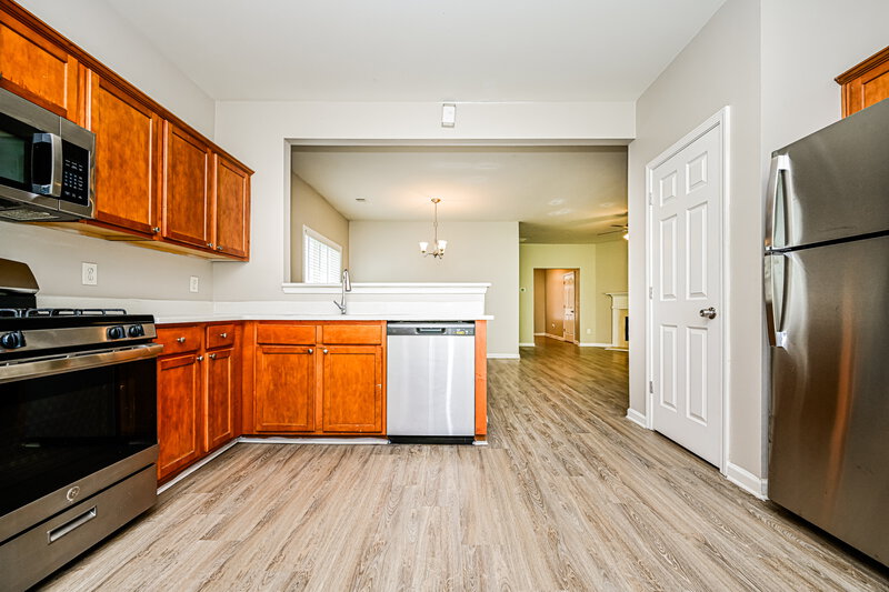 1,870/Mo, 512 Anglewood Trce Stockbridge, GA 30281 Kitchen View