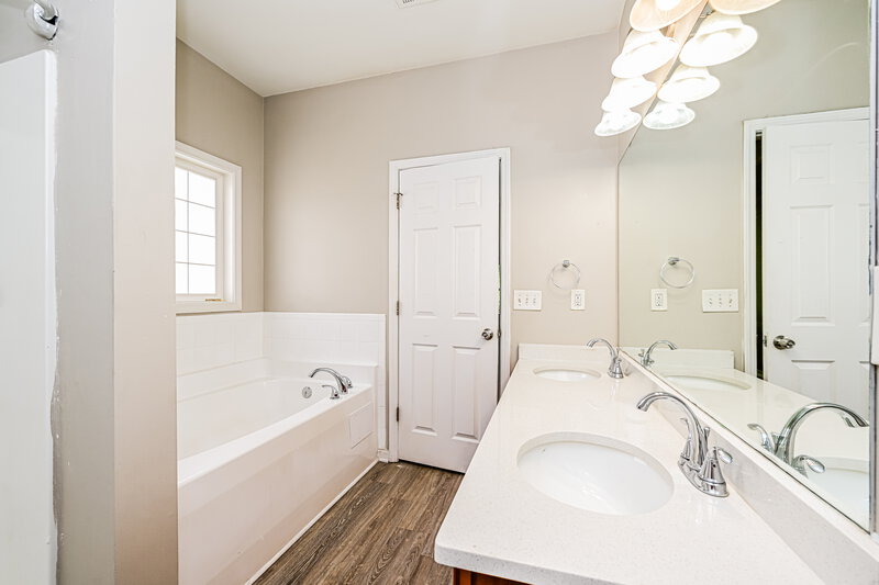 1,870/Mo, 512 Anglewood Trce Stockbridge, GA 30281 Main Bathroom View 2