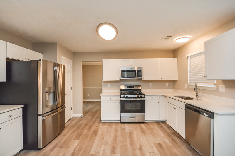 2,395/Mo, 5621 Winchester Pl Lithonia, GA 30038 Kitchen View