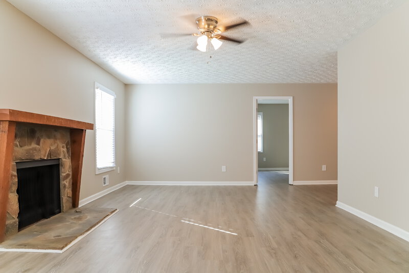 1,870/Mo, 130 Joshua St Palmetto, GA 30268 Living Room View 2