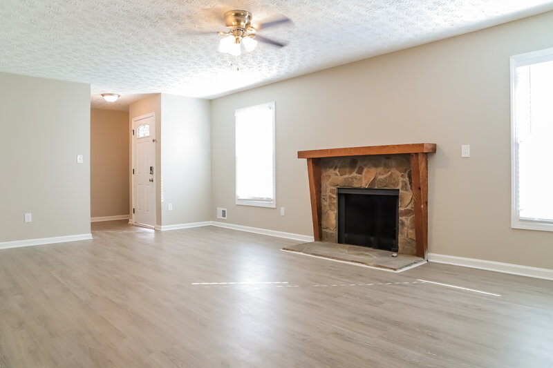 1,870/Mo, 130 Joshua St Palmetto, GA 30268 Living Room View 3
