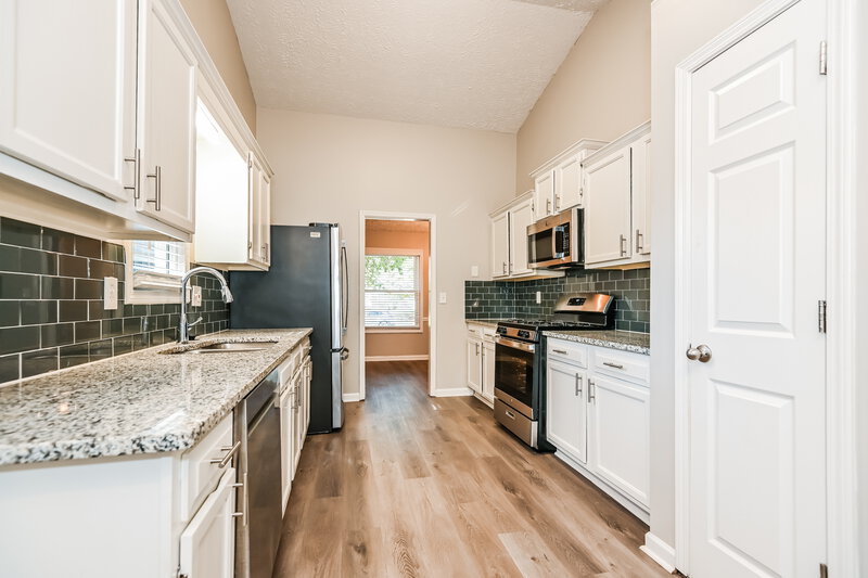 2,060/Mo, 923 River Rock Drive Woodstock, GA 30188 Kitchen View 2