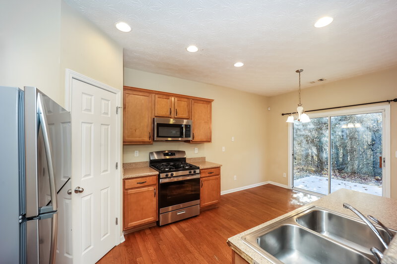 1,985/Mo, 6146 Allpoint Way Fairburn, GA 30213 Kitchen View 2