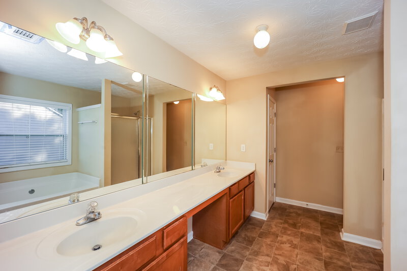 1,985/Mo, 6146 Allpoint Way Fairburn, GA 30213 Main Bathroom View