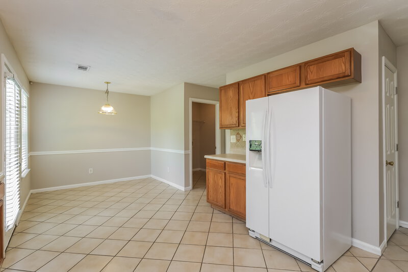 2,090/Mo, 832 Freedom Walk Locust Grove, GA 30248 Kitchen View 2