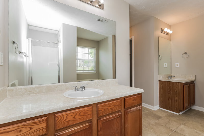 2,090/Mo, 832 Freedom Walk Locust Grove, GA 30248 Main Bathroom View