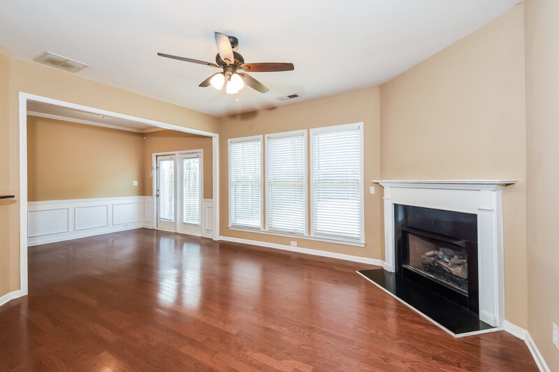 3,350/Mo, 1450 Winshire Cv Alpharetta, GA 30004 Living Room View