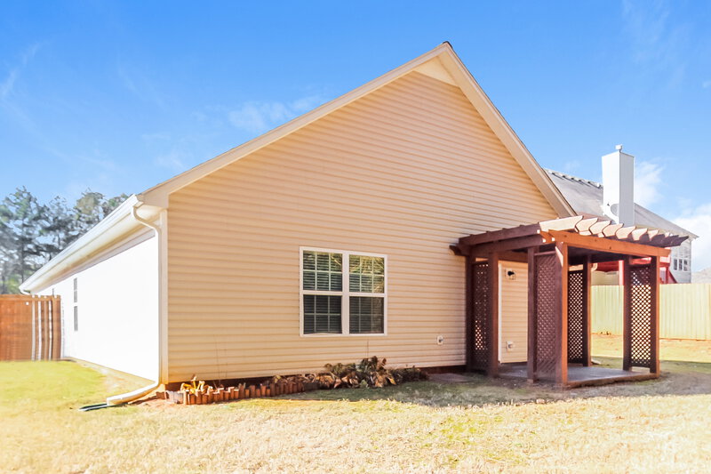 1,915/Mo, 996 Navaho Trl Monroe, GA 30655 Rear View 2