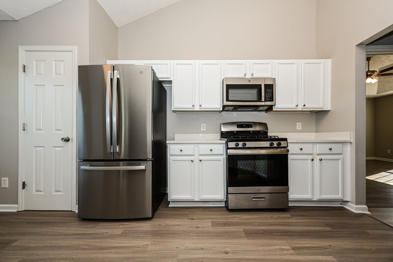 2,360/Mo, 342 Summit View Dr McDonough, GA 30253 Kitchen View 2