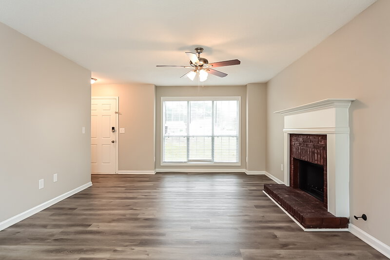 2,175/Mo, 621 Waterford Ln McDonough, GA 30253 Living Room View 2