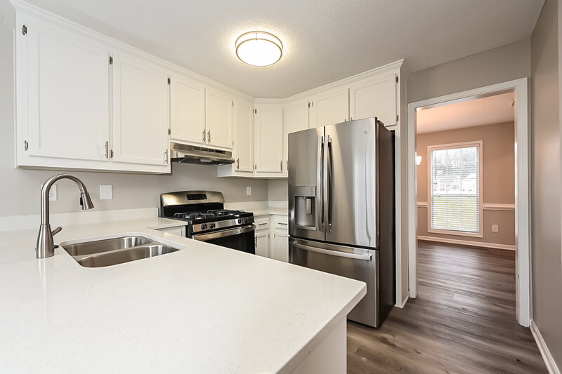 2,175/Mo, 621 Waterford Ln McDonough, GA 30253 Kitchen View