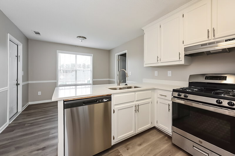 2,175/Mo, 621 Waterford Ln McDonough, GA 30253 Kitchen View 2