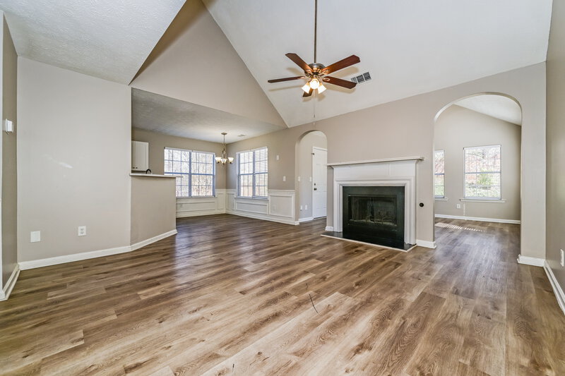 2,450/Mo, 654 Highpoint Way McDonough, GA 30253 Living Room View 2