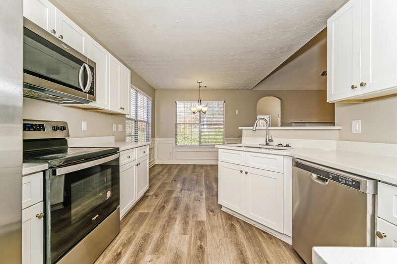 2,450/Mo, 654 Highpoint Way McDonough, GA 30253 Kitchen View 2