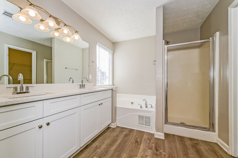2,450/Mo, 654 Highpoint Way McDonough, GA 30253 Main Bathroom View 2