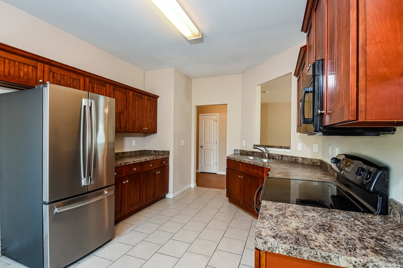 2,730/Mo, 16 Rosen St NW Cartersville, GA 30120 Kitchen View