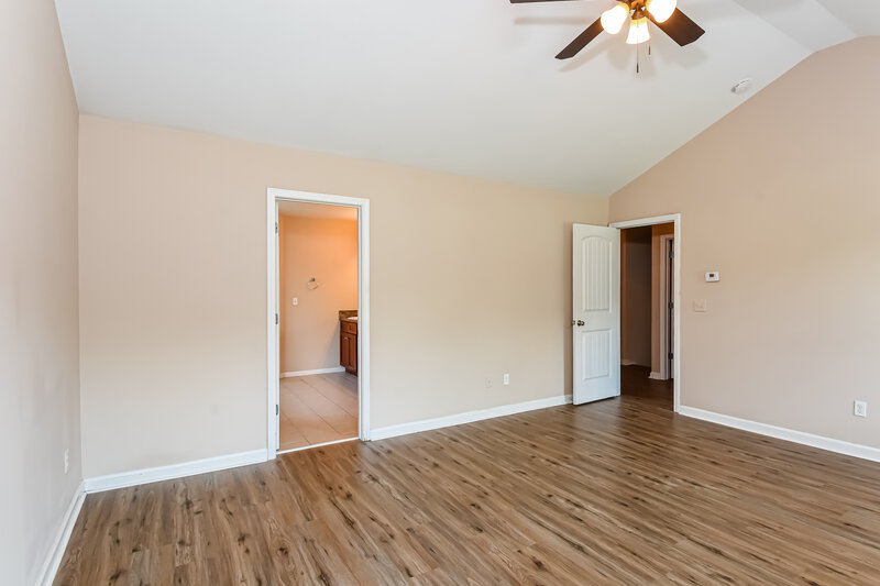 2,730/Mo, 16 Rosen St NW Cartersville, GA 30120 Main Bedroom View 2