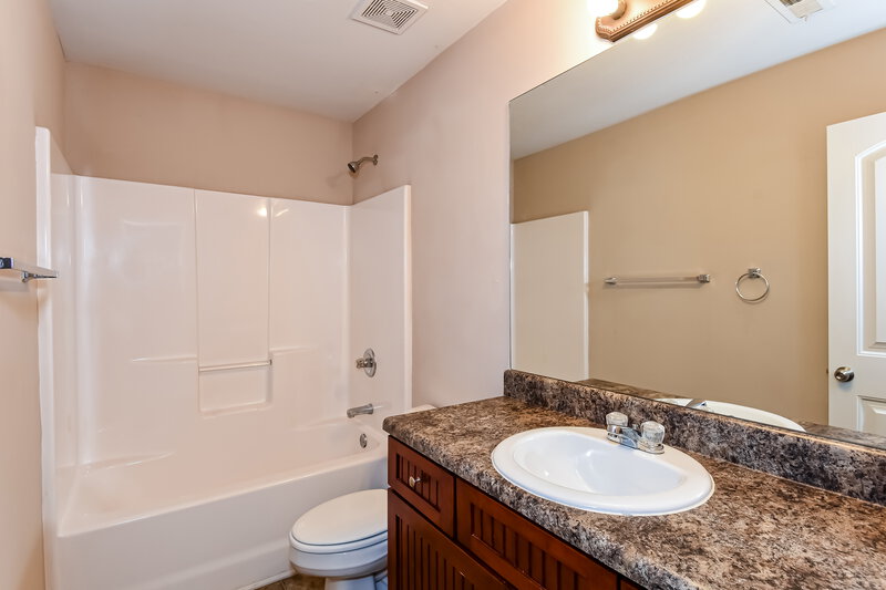 2,730/Mo, 16 Rosen St NW Cartersville, GA 30120 Bathroom View