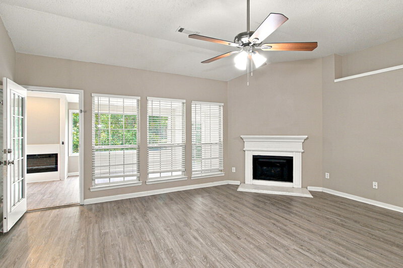 2,145/Mo, 10324 Deep Creek Cv Union City, GA 30291 Family Room View