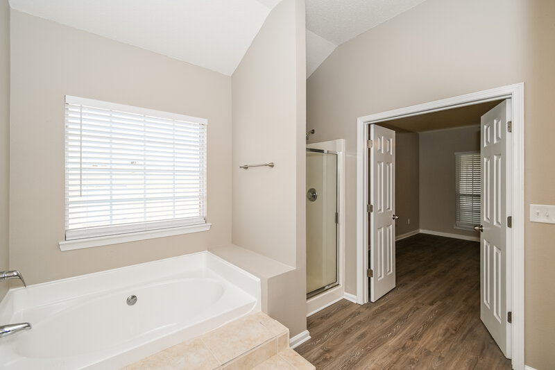 3,110/Mo, 10324 Deep Creek Cv Union City, GA 30291 Main Bathroom View