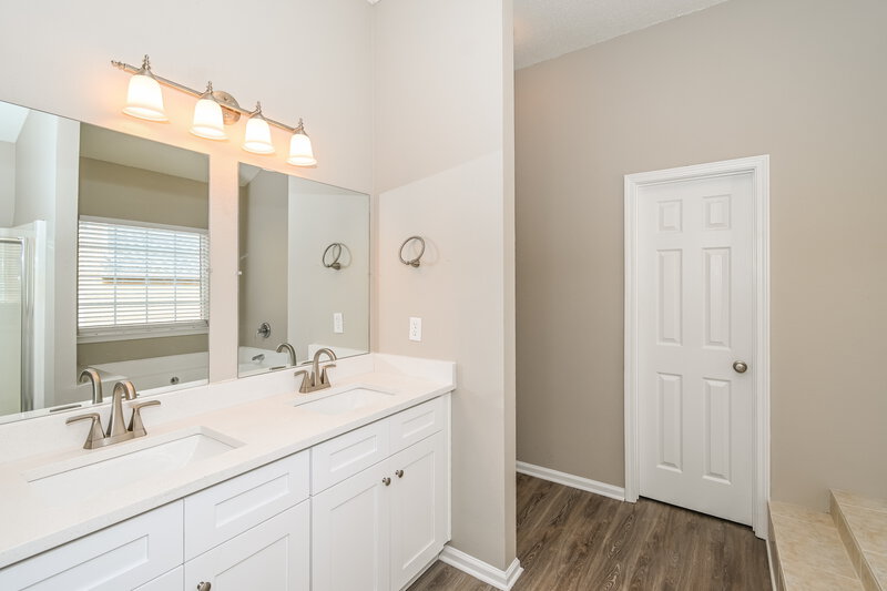 3,110/Mo, 10324 Deep Creek Cv Union City, GA 30291 Main Bathroom View 2
