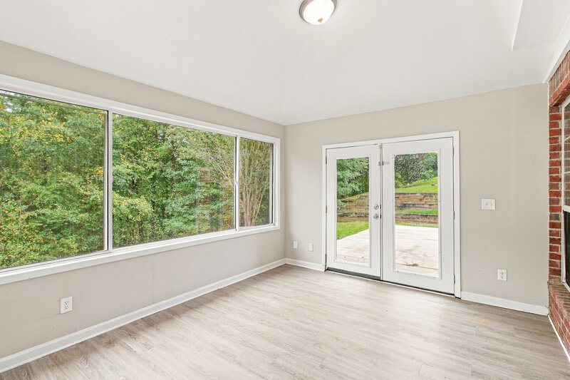 2,145/Mo, 10324 Deep Creek Cv Union City, GA 30291 Porch View