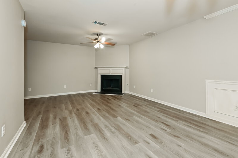 1,935/Mo, 414 Hidden Creek Ct Canton, GA 30114 Living Room View