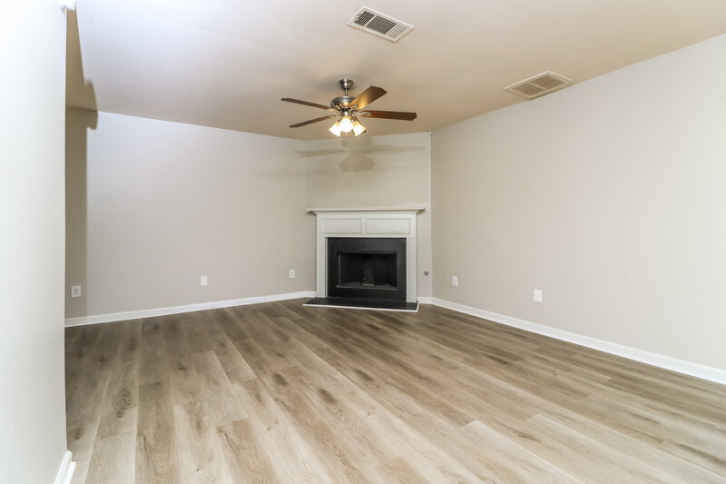 1,965/Mo, 414 Hidden Creek Ct Canton, GA 30114 Living Room View 2