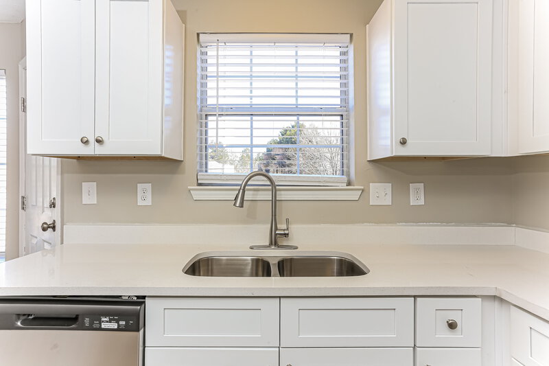 2,485/Mo, 3300 Rockmill Dr Ellenwood, GA 30294 Kitchen View