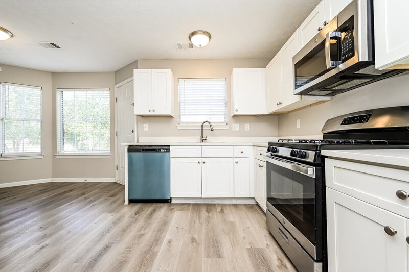 2,560/Mo, 3300 Rockmill Dr Ellenwood, GA 30294 Kitchen View