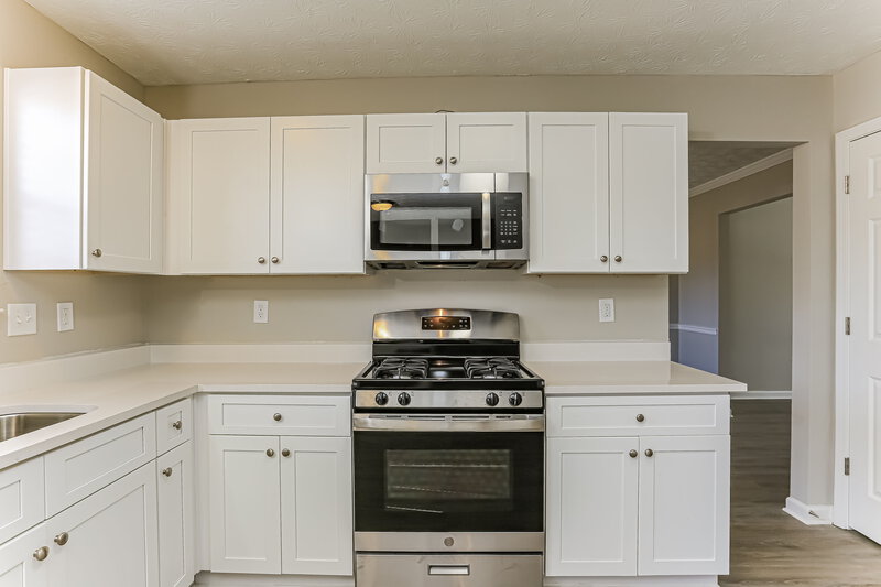 2,485/Mo, 3300 Rockmill Dr Ellenwood, GA 30294 Kitchen View 3