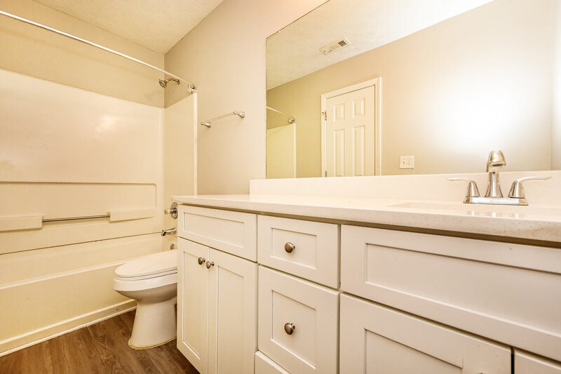 2,560/Mo, 3300 Rockmill Dr Ellenwood, GA 30294 Bathroom View