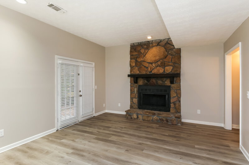 2,090/Mo, 3280 Willa Way SW Marietta, GA 30064 Living Room View 2