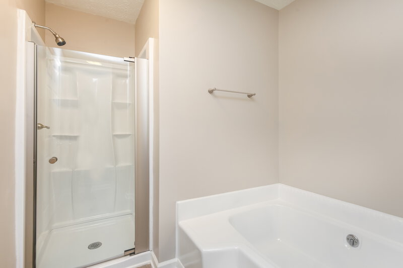 2,090/Mo, 3280 Willa Way SW Marietta, GA 30064 Main Bathroom View 2