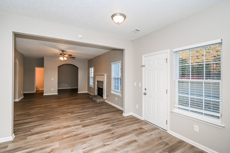 2,640/Mo, 6657 Delaware Bnd Fairburn, GA 30213 Dining Room View 2
