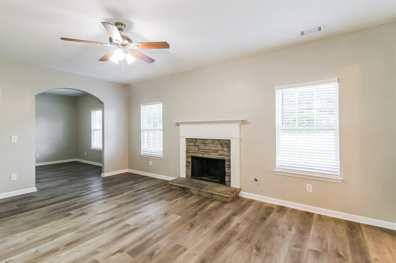 2,600/Mo, 6657 Delaware Bnd Fairburn, GA 30213 Family Room View