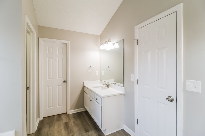 2,600/Mo, 6657 Delaware Bnd Fairburn, GA 30213 Main Bathroom View
