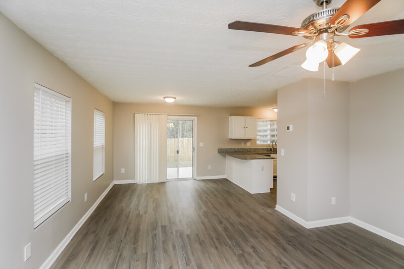 3,340/Mo, 203 Silver Spring St Dallas, GA 30157 Living Room View 2
