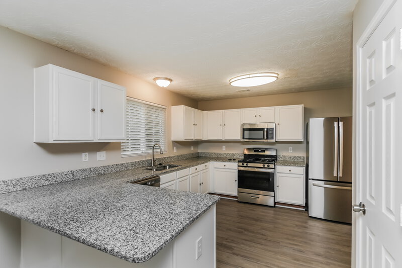 3,340/Mo, 203 Silver Spring St Dallas, GA 30157 Kitchen View