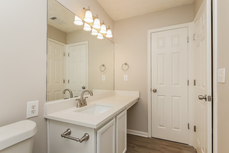 3,340/Mo, 203 Silver Spring St Dallas, GA 30157 Main Bathroom View
