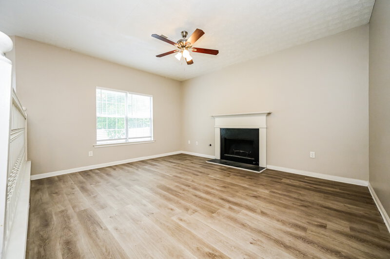 2,140/Mo, 409 Grove Park Dr Locust Grove, GA 30248 Family Room View