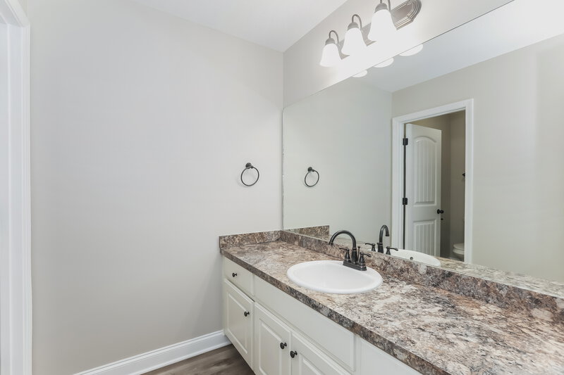 2,060/Mo, 1757 Maxey Ln Winder, GA 30680 Bathroom View