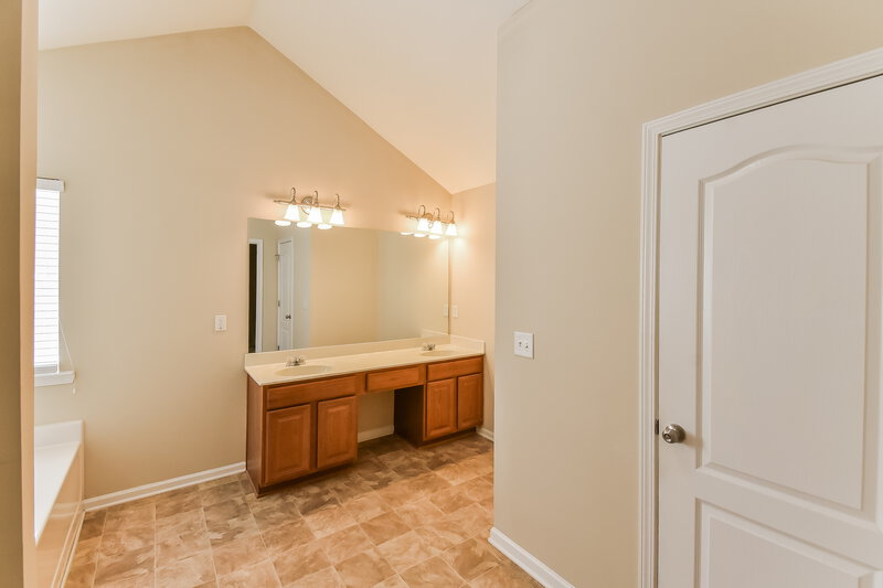 3,110/Mo, 1061 Southwood Dr Villa Rica, GA 30180 Main Bathroom View